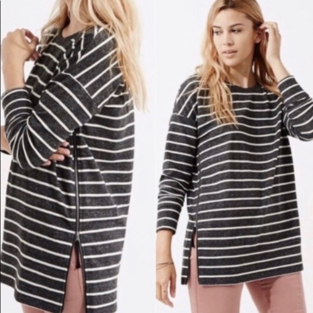 Lou & Grey side zip long sleeve top
